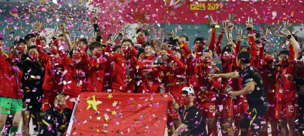 九游娱乐-国内足球联赛竞争激烈，各队实力角逐